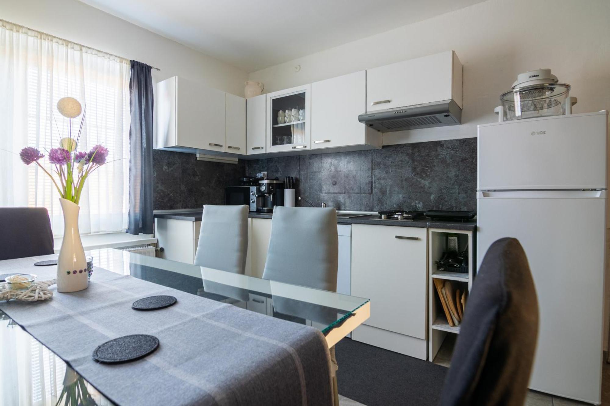 Apartma Ella Lovrenc na Pohorju Exterior photo